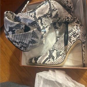 Snakeskin Patterned Women's Ankle Boots